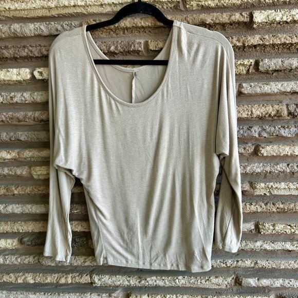 Heart Taupe Mauve Scoop Neck Batwing Sleeves Casual Top Size Small - Picture 6 of 8